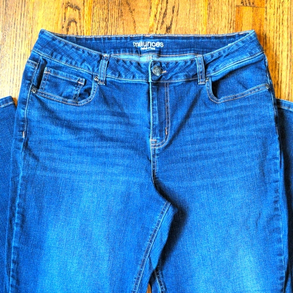 MAURICES Mid-Rise Jeans - Picture 2 of 8
